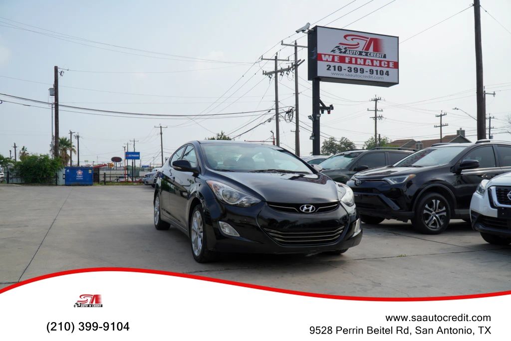 2013 HYUNDAI Elantra