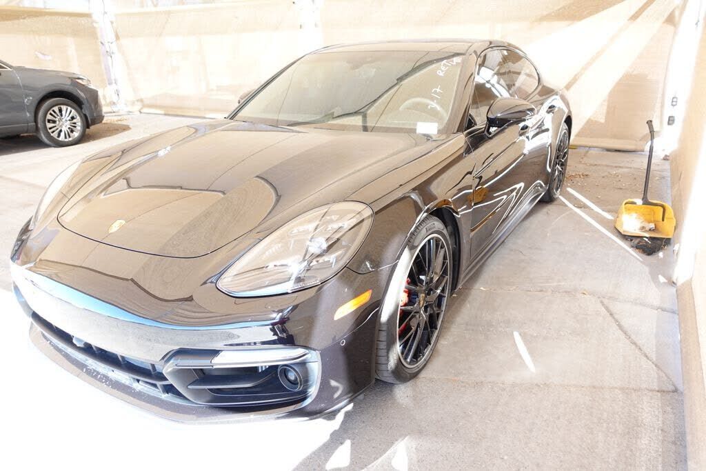 2019 PORSCHE Panamera