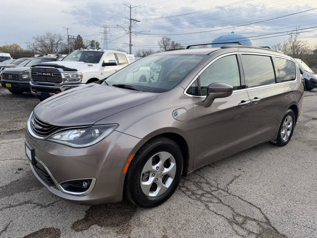 2017 CHRYSLER Pacifica