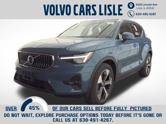 2025 VOLVO XC40