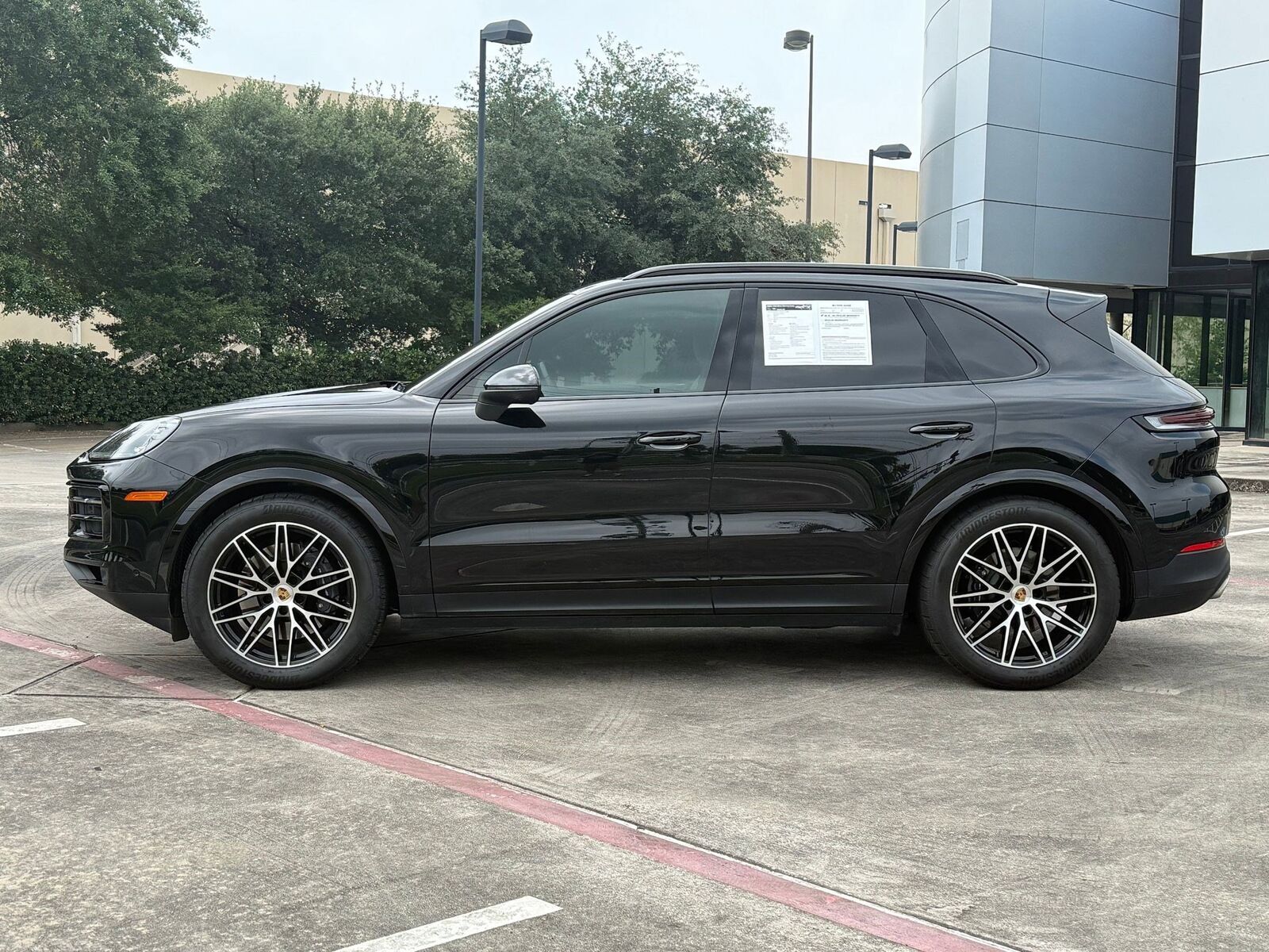 2024 PORSCHE Cayenne