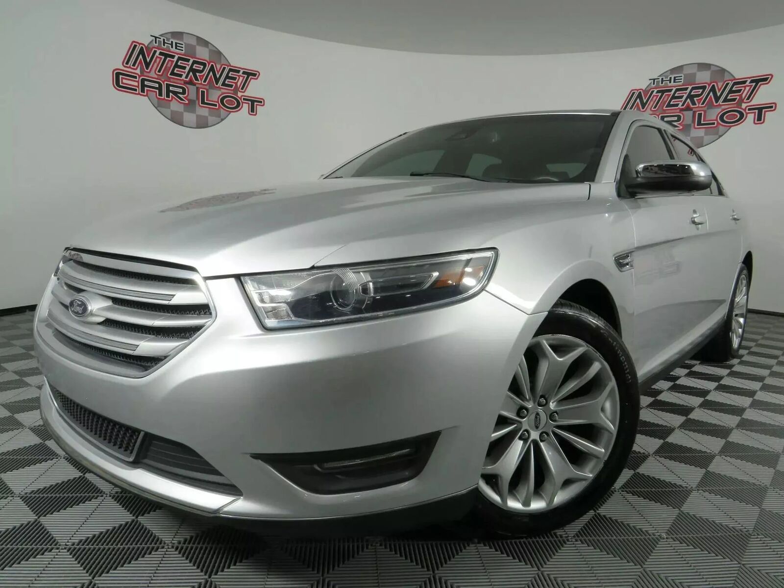 2018 FORD Taurus
