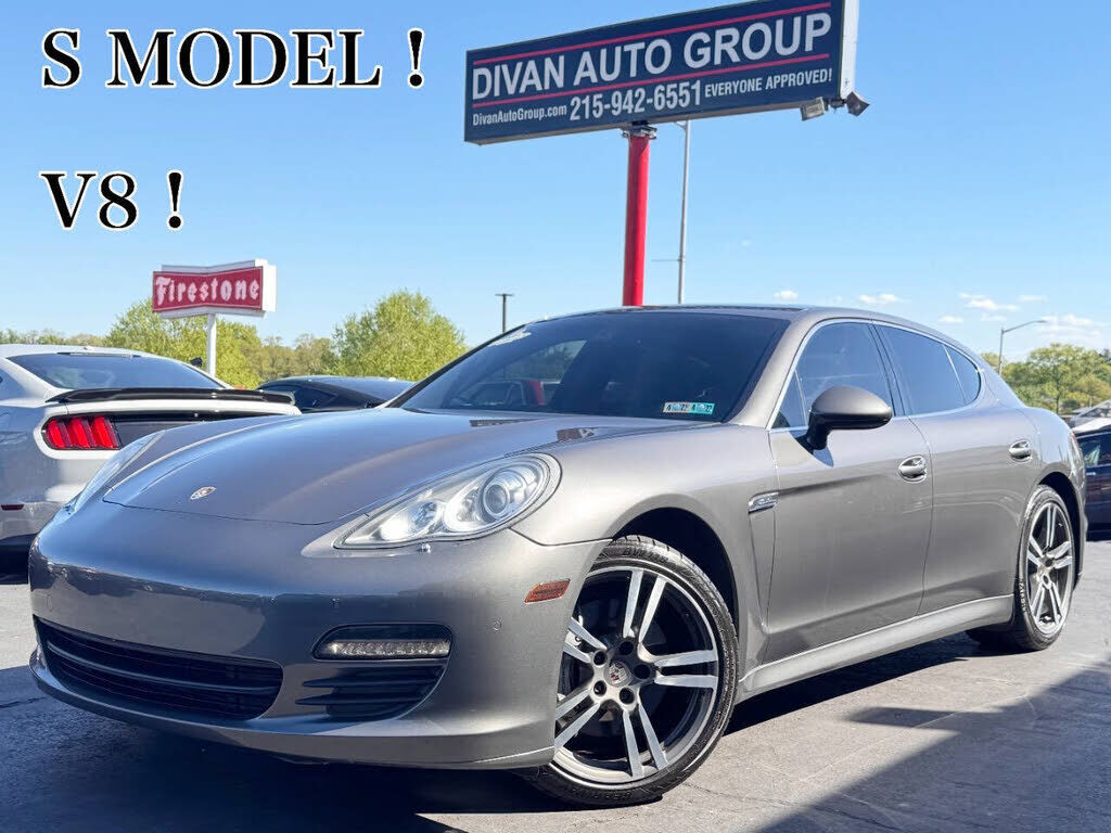 2013 PORSCHE Panamera