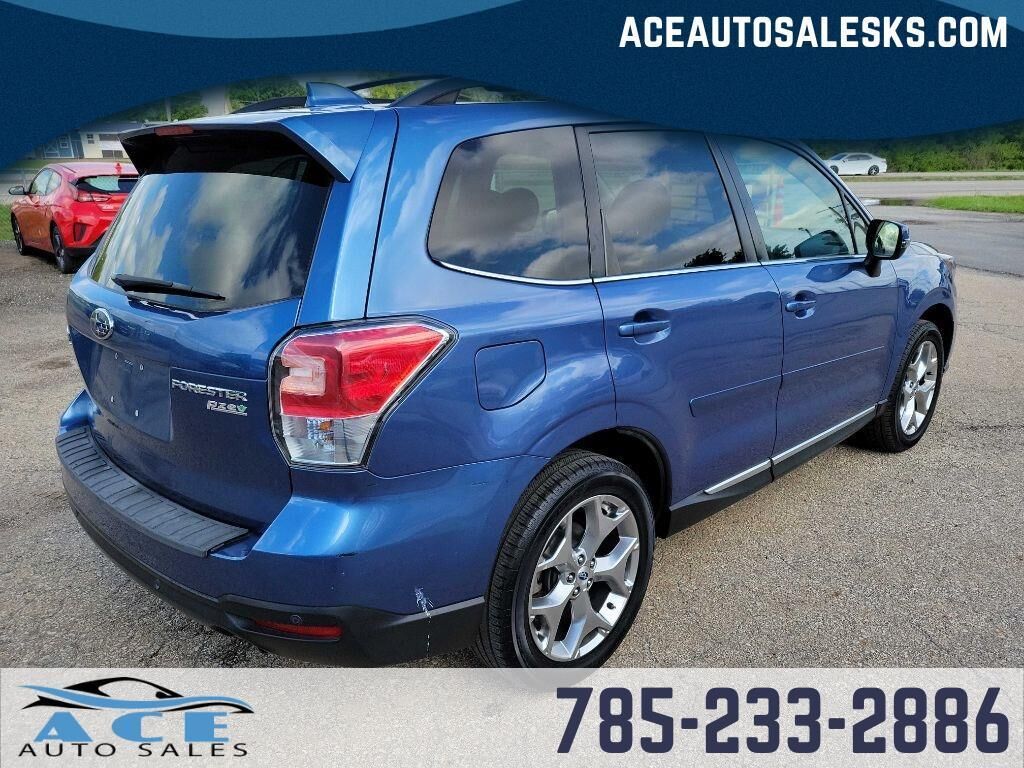 2017 SUBARU Forester