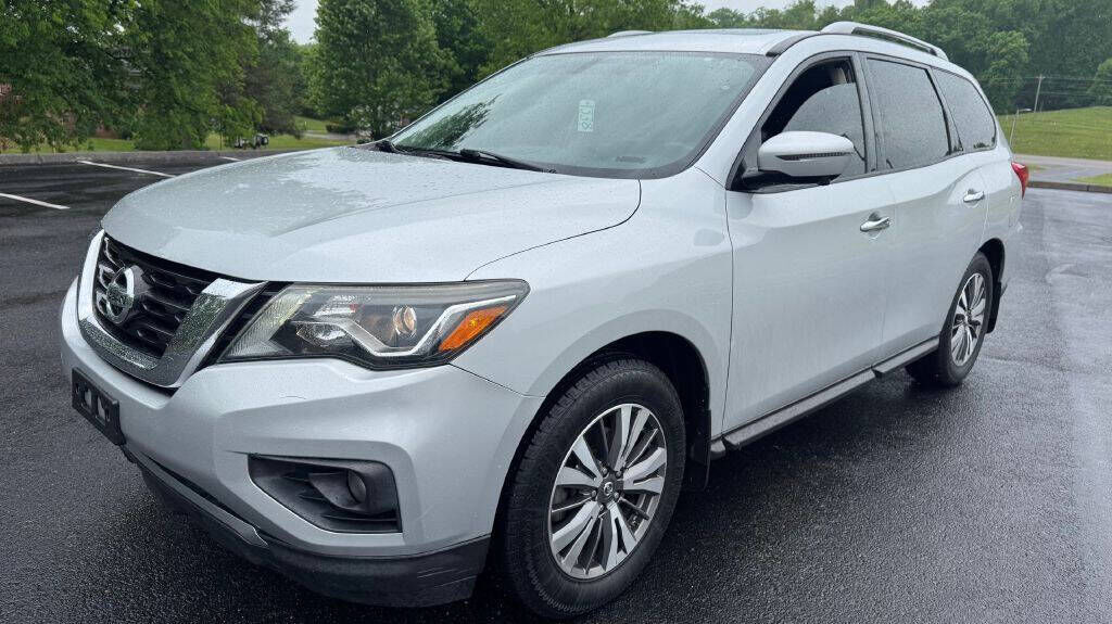 2017 NISSAN Pathfinder
