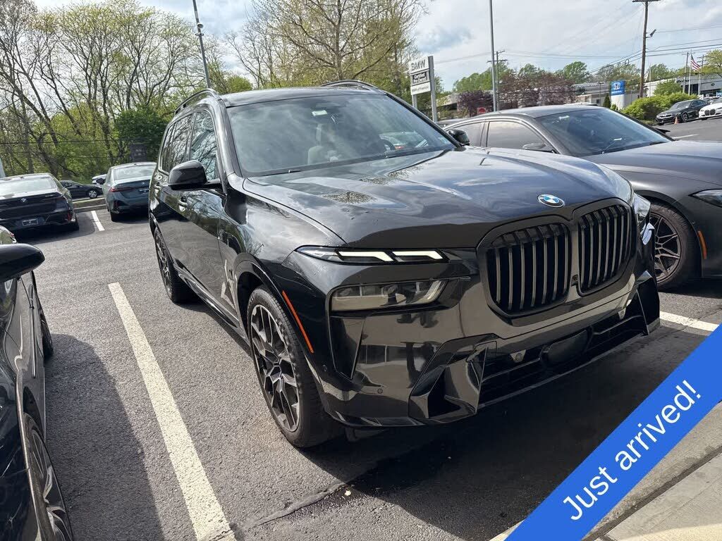 2023 BMW X7