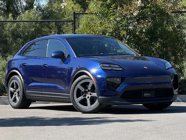 2025 PORSCHE Macan