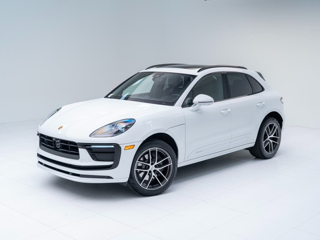 2026 PORSCHE Macan