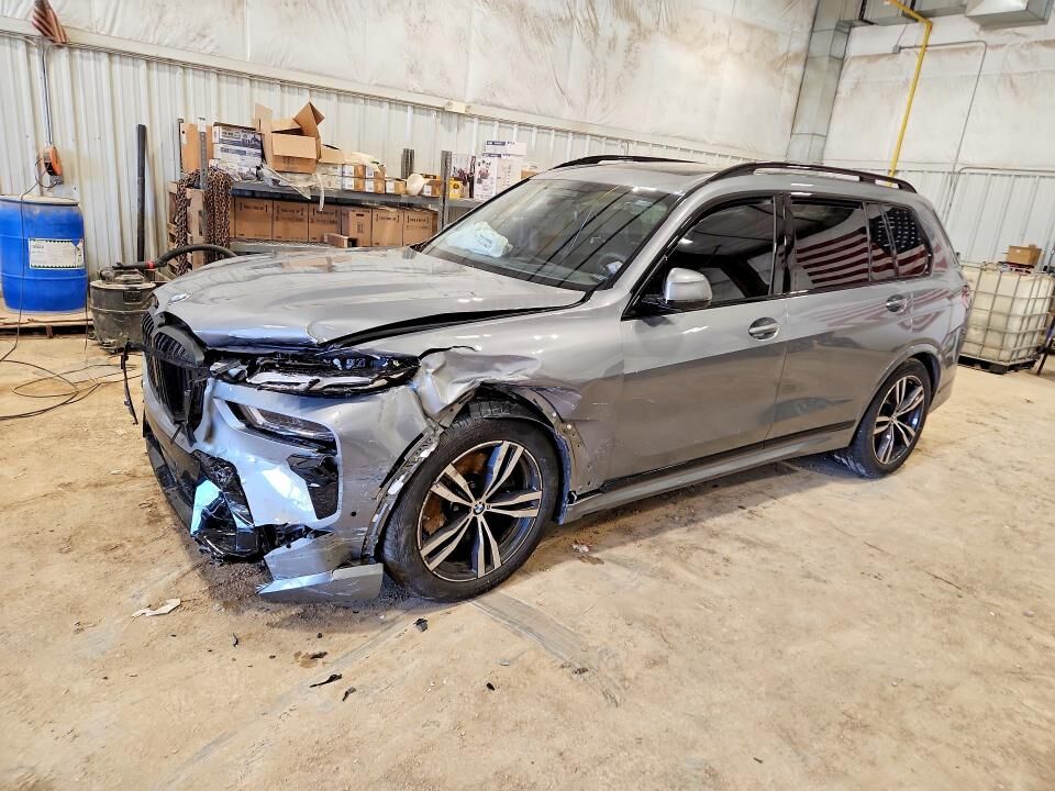 2025 BMW X7