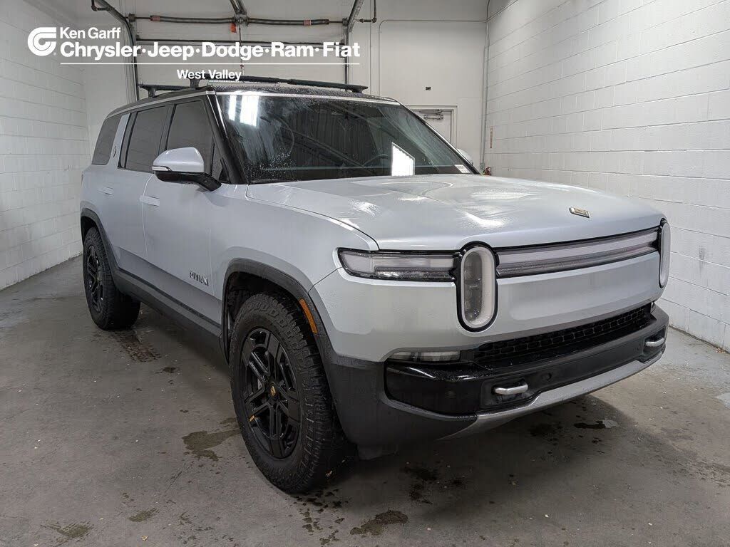 2025 RIVIAN R1S