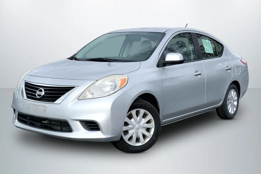 2012 NISSAN Versa