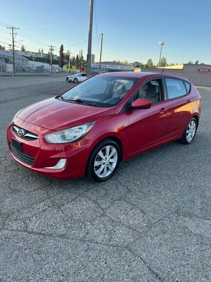 2012 HYUNDAI Accent