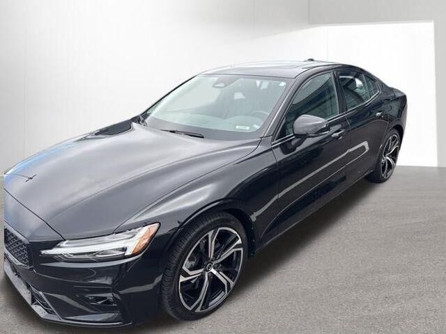 2024 VOLVO S60