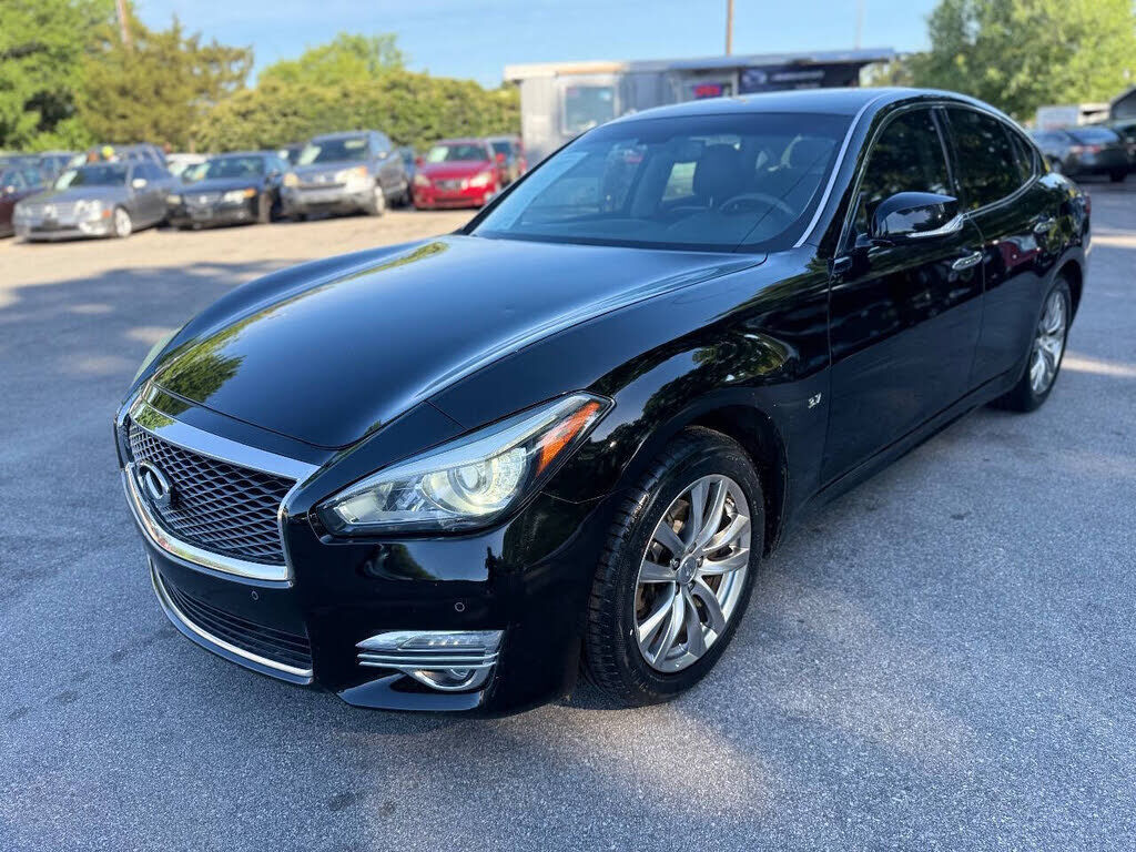 2017 INFINITI Q70
