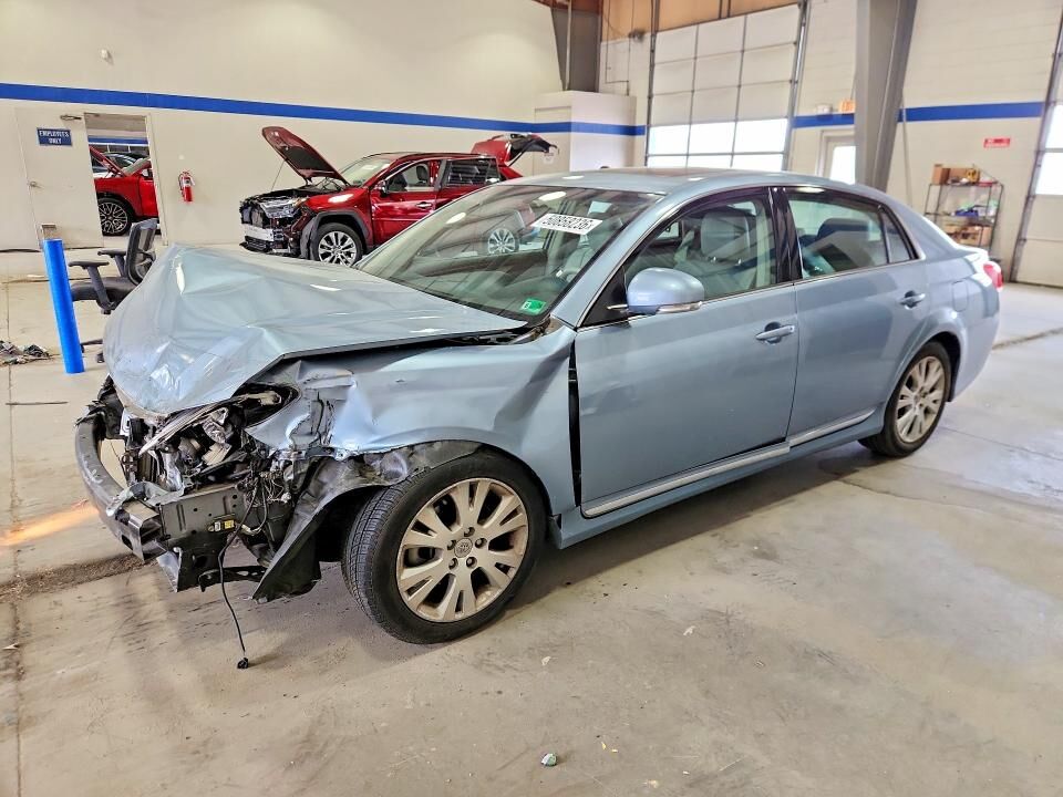 2011 TOYOTA Avalon