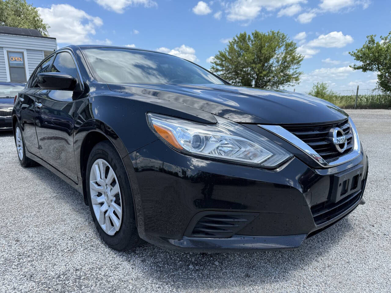 2017 NISSAN Altima