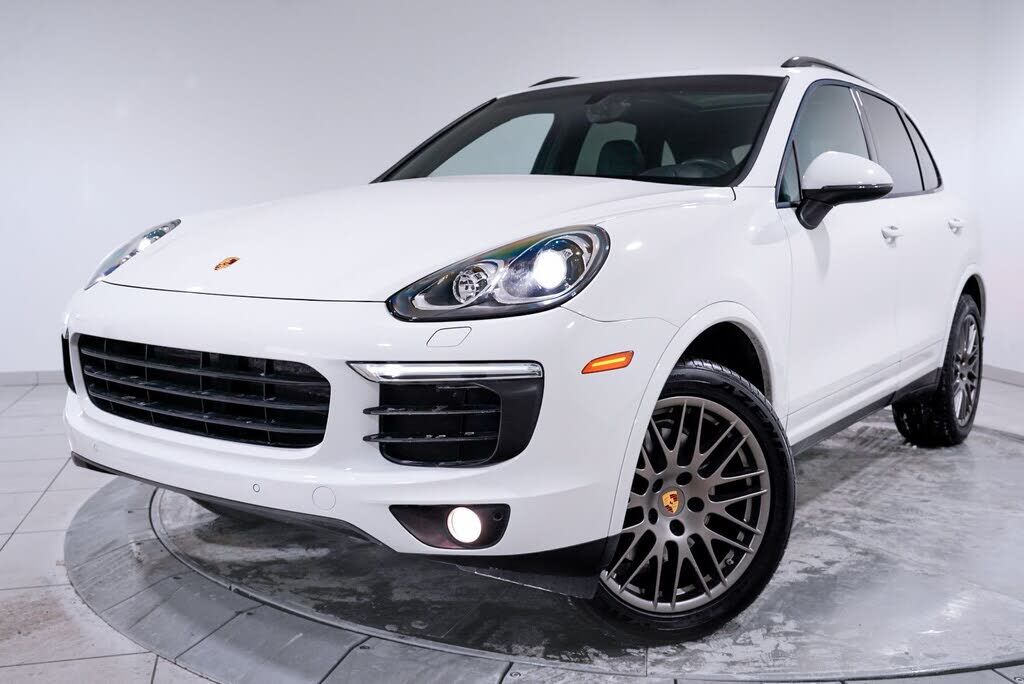 2017 PORSCHE Cayenne