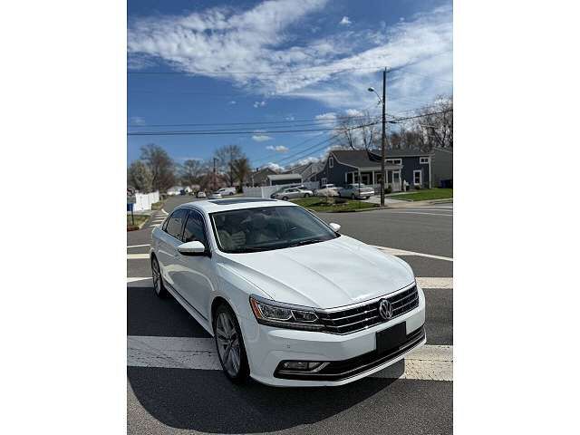 2017 VOLKSWAGEN Passat