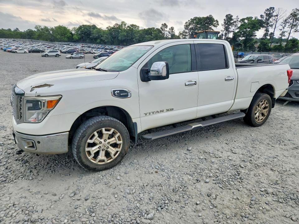 2016 NISSAN Titan