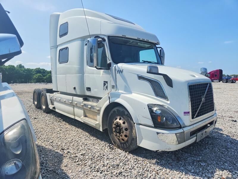 2018 VOLVO TRUCK VNL
