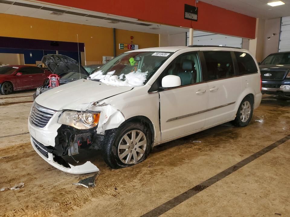 2013 CHRYSLER Town and Country