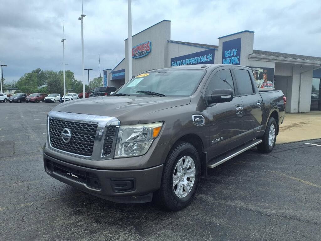 2017 NISSAN Titan