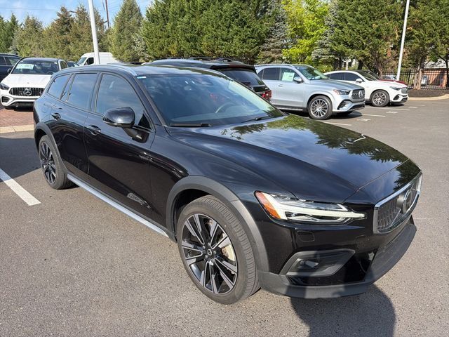 2024 VOLVO V60CC