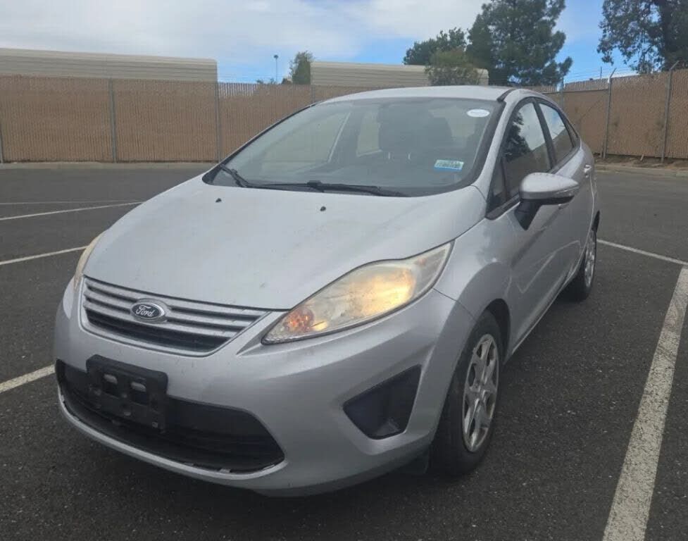 2013 FORD Fiesta
