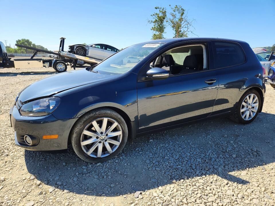 2011 VOLKSWAGEN Golf