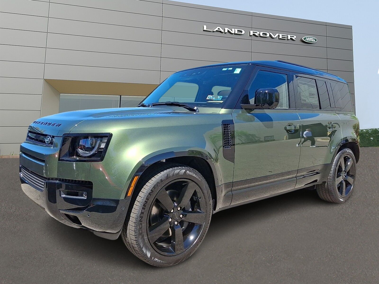 2026 LAND ROVER Defender