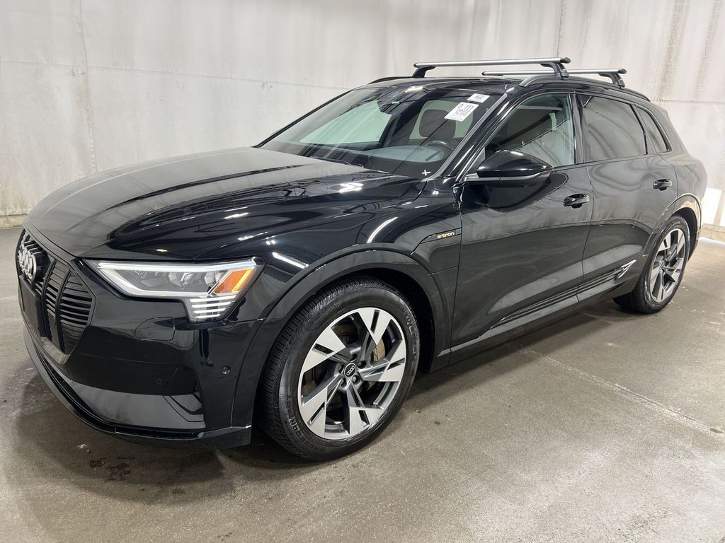 2022 AUDI e-tron