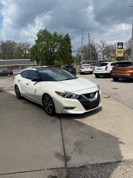 2017 NISSAN Maxima