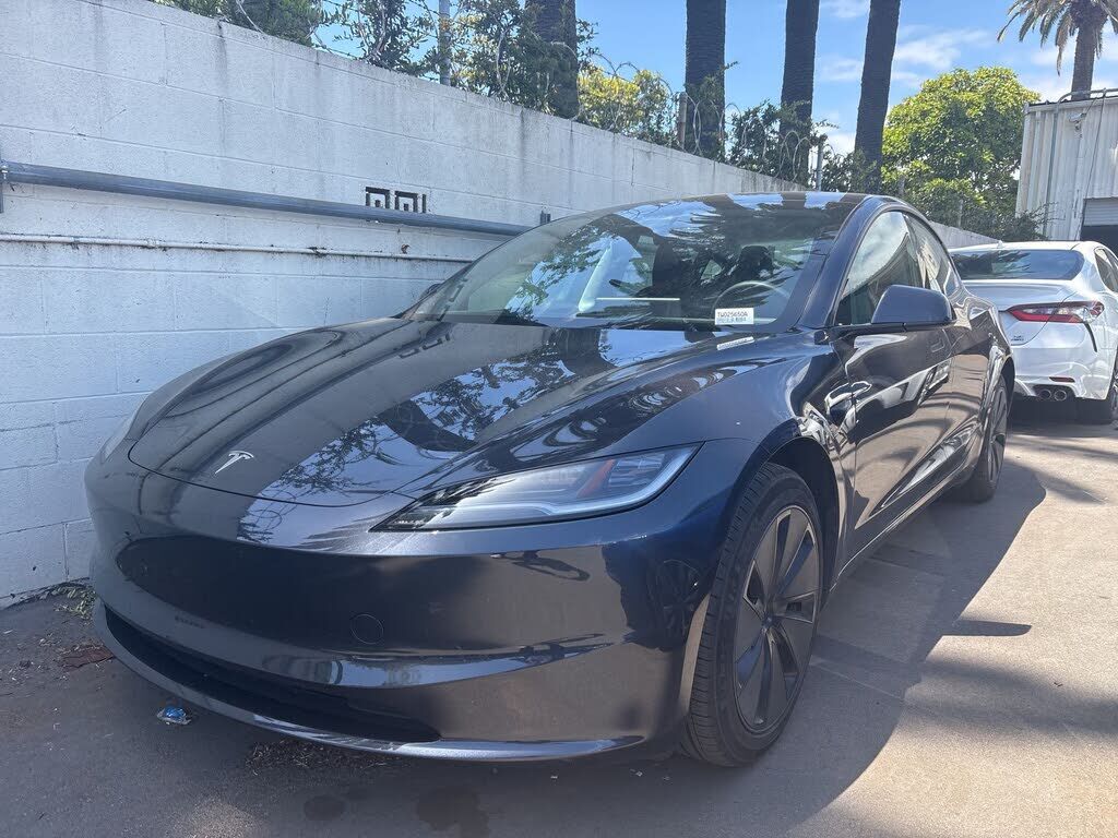 2025 TESLA Model 3