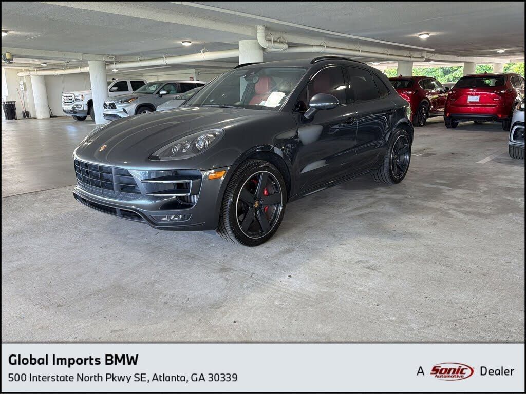 2017 PORSCHE Macan