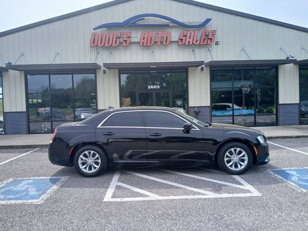 2019 CHRYSLER 300