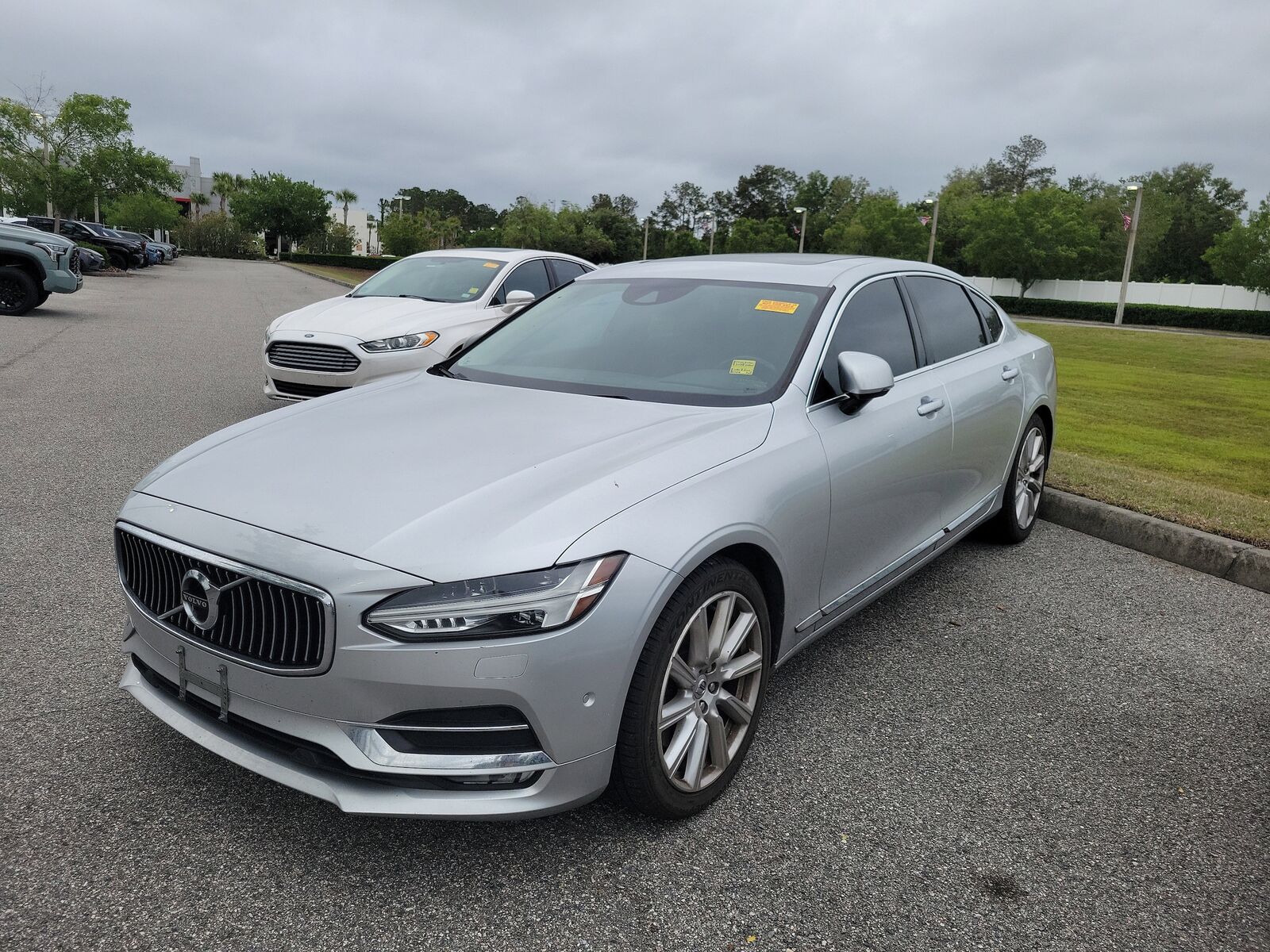 2018 VOLVO S90