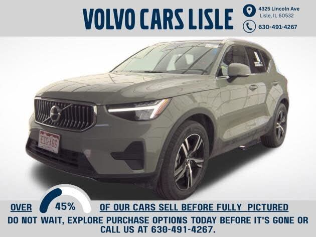 2025 VOLVO XC40