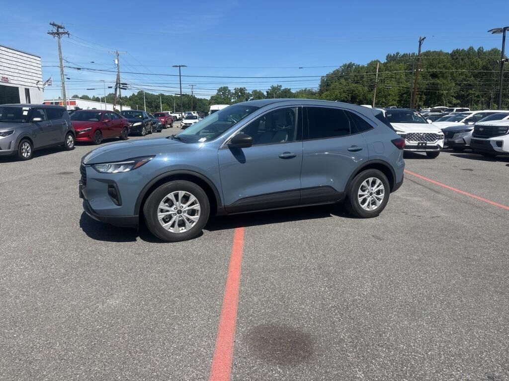 2024 FORD Escape