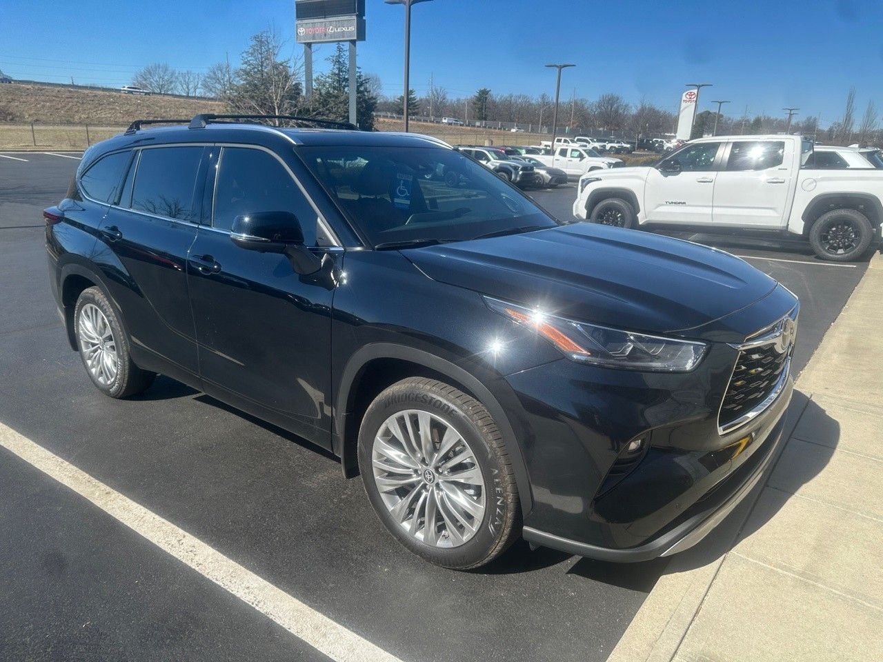 2025 TOYOTA Highlander