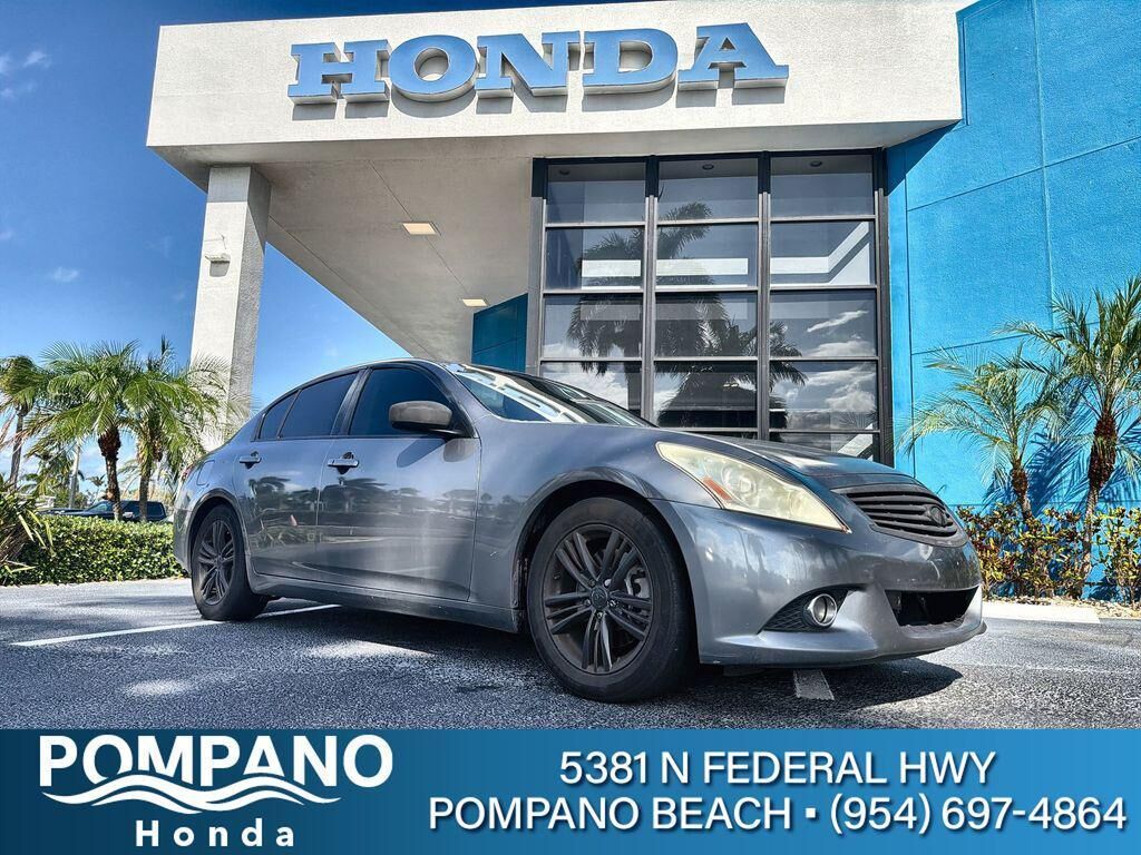 2013 INFINITI G37