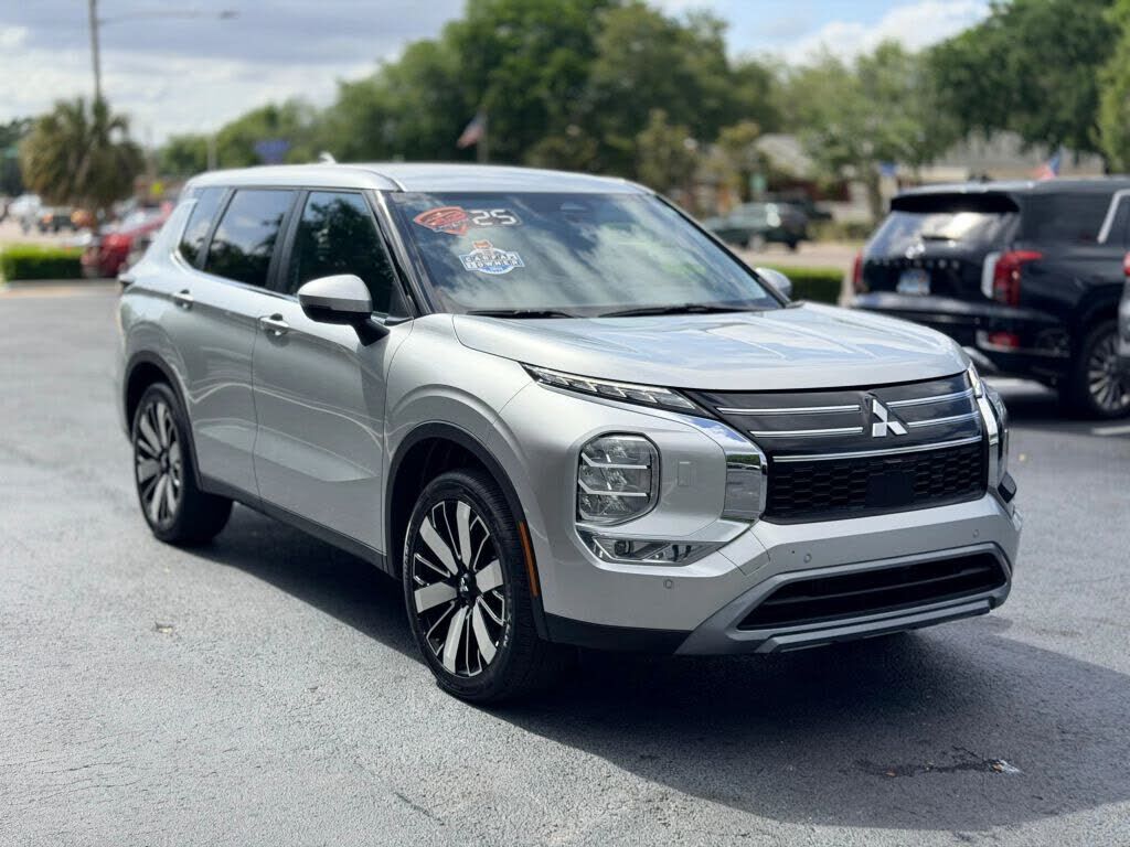 2025 MITSUBISHI Outlander