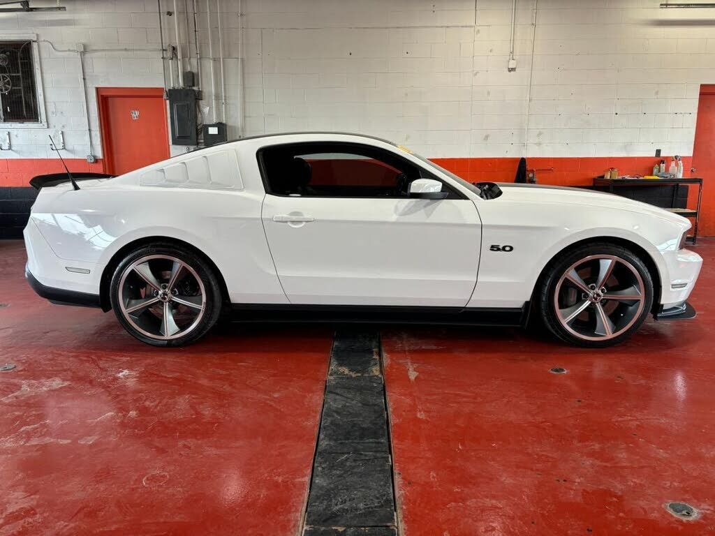 2011 FORD Mustang