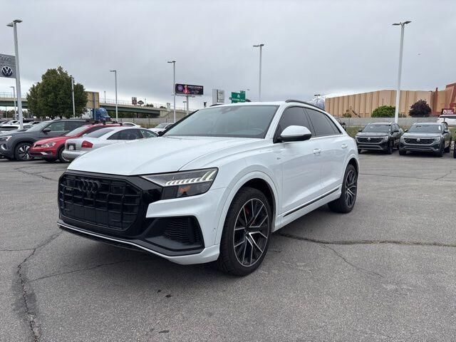 2023 AUDI Q8