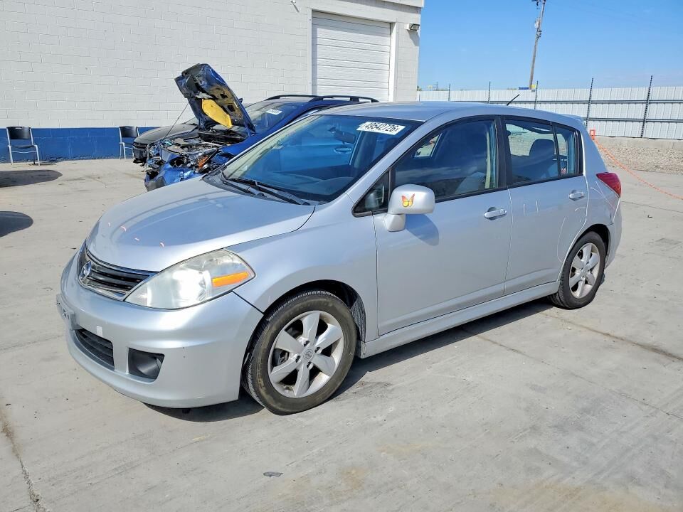 2011 NISSAN Versa
