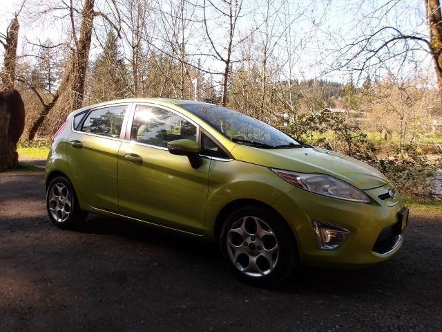 2011 FORD Fiesta