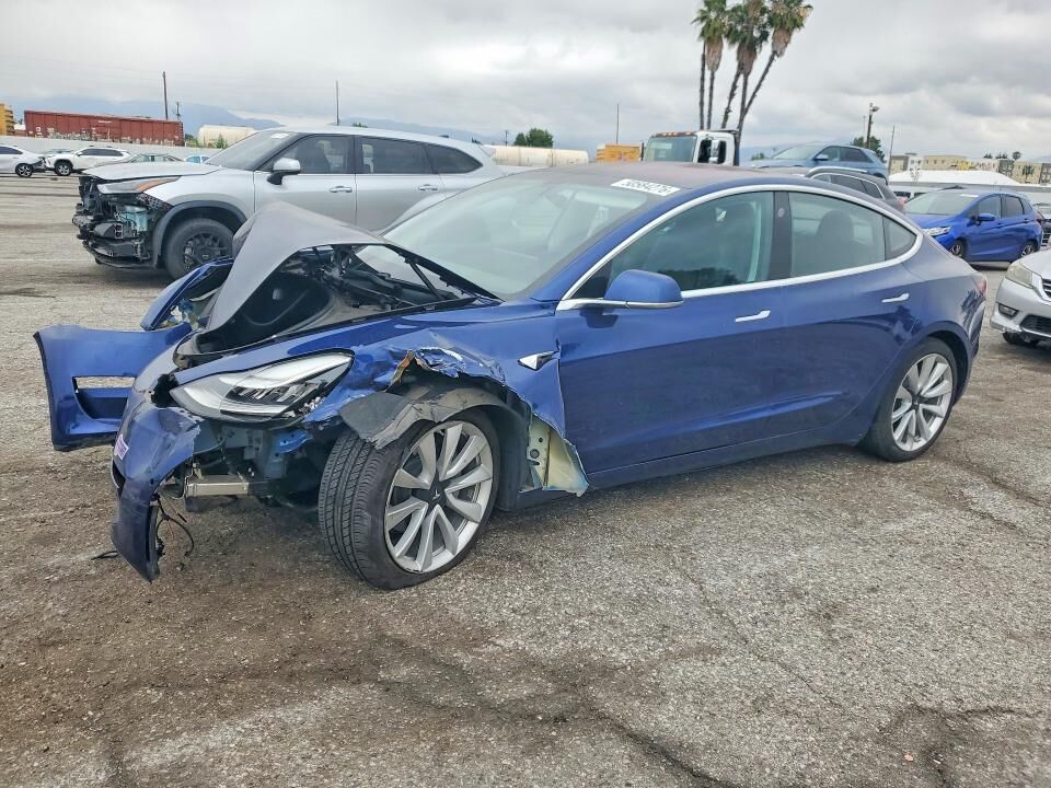 2018 TESLA Model 3