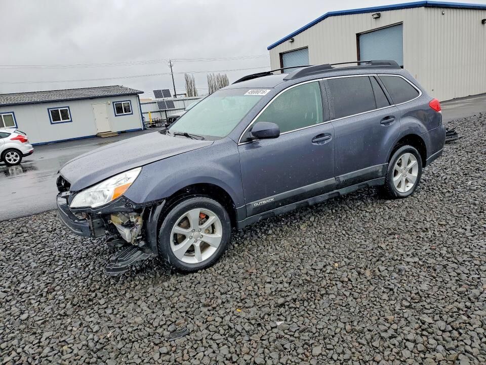 2013 SUBARU Outback