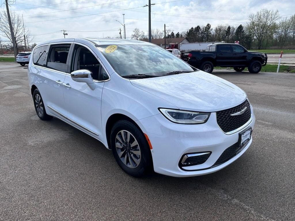2022 CHRYSLER Pacifica