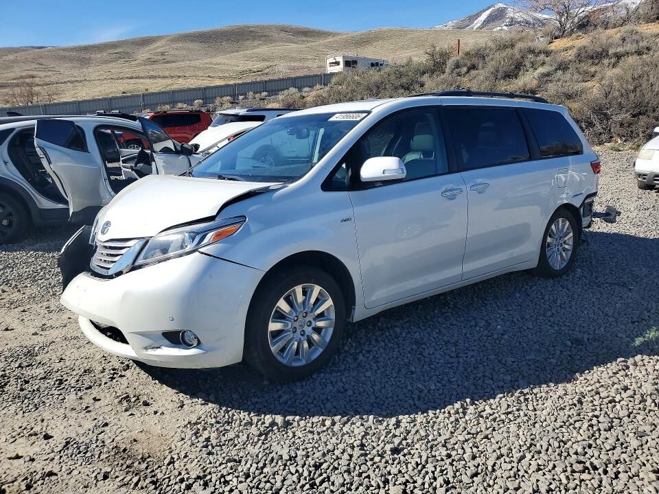 2016 TOYOTA Sienna
