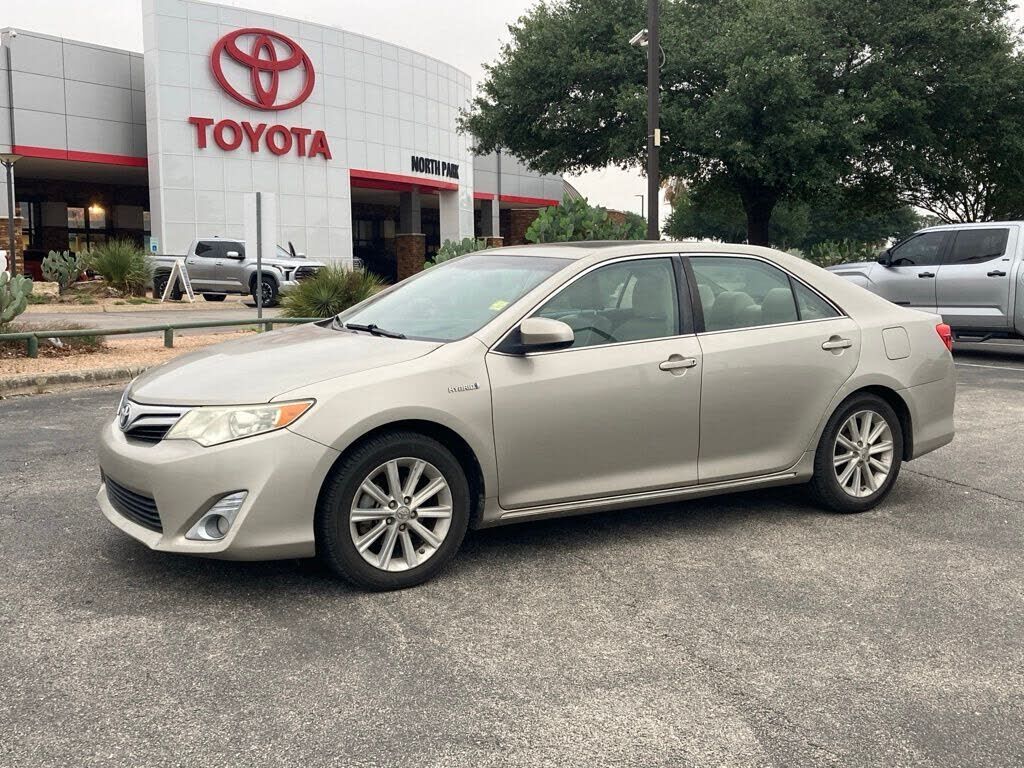 2013 TOYOTA Camry